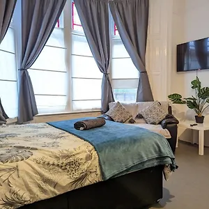  Apartment 1 Bedroom In A Supurb Area Of United Kingdom